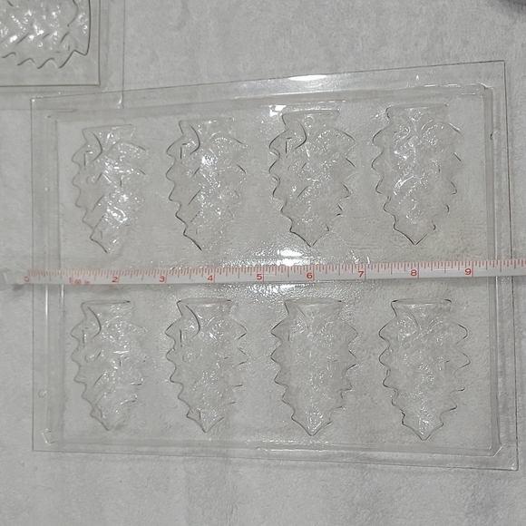 6 Plastic Christmas Tree Chocolate Molds!! - Picture 9 of 10